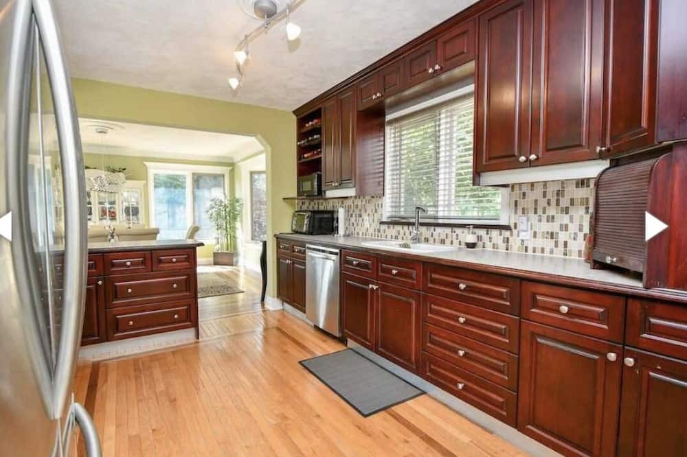 Photo of Kitchen in Lagoon City