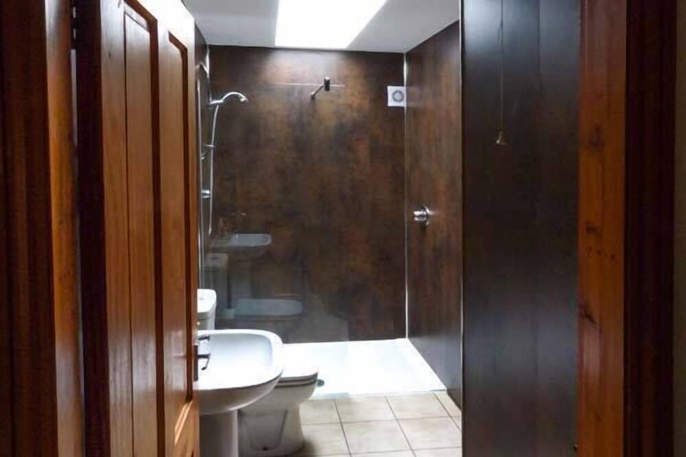 Photo of Bathroom in Pooley Bridge