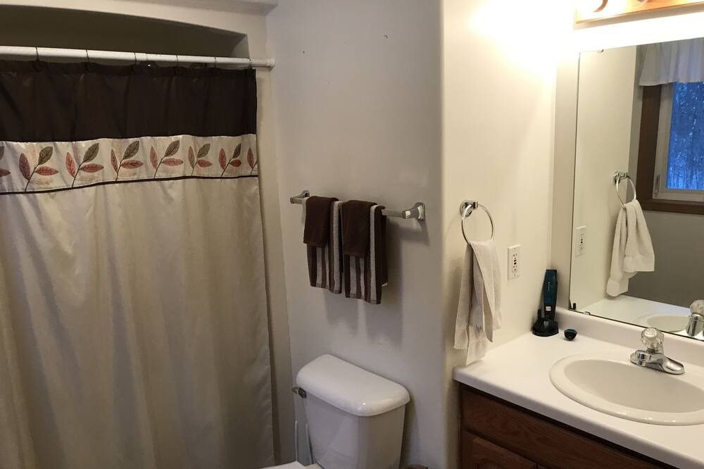 Photo of Bathroom in Shingleton