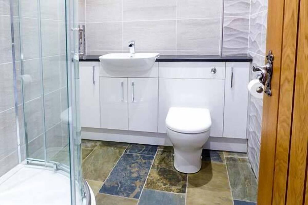 Photo of Bathroom in Cauldon Low