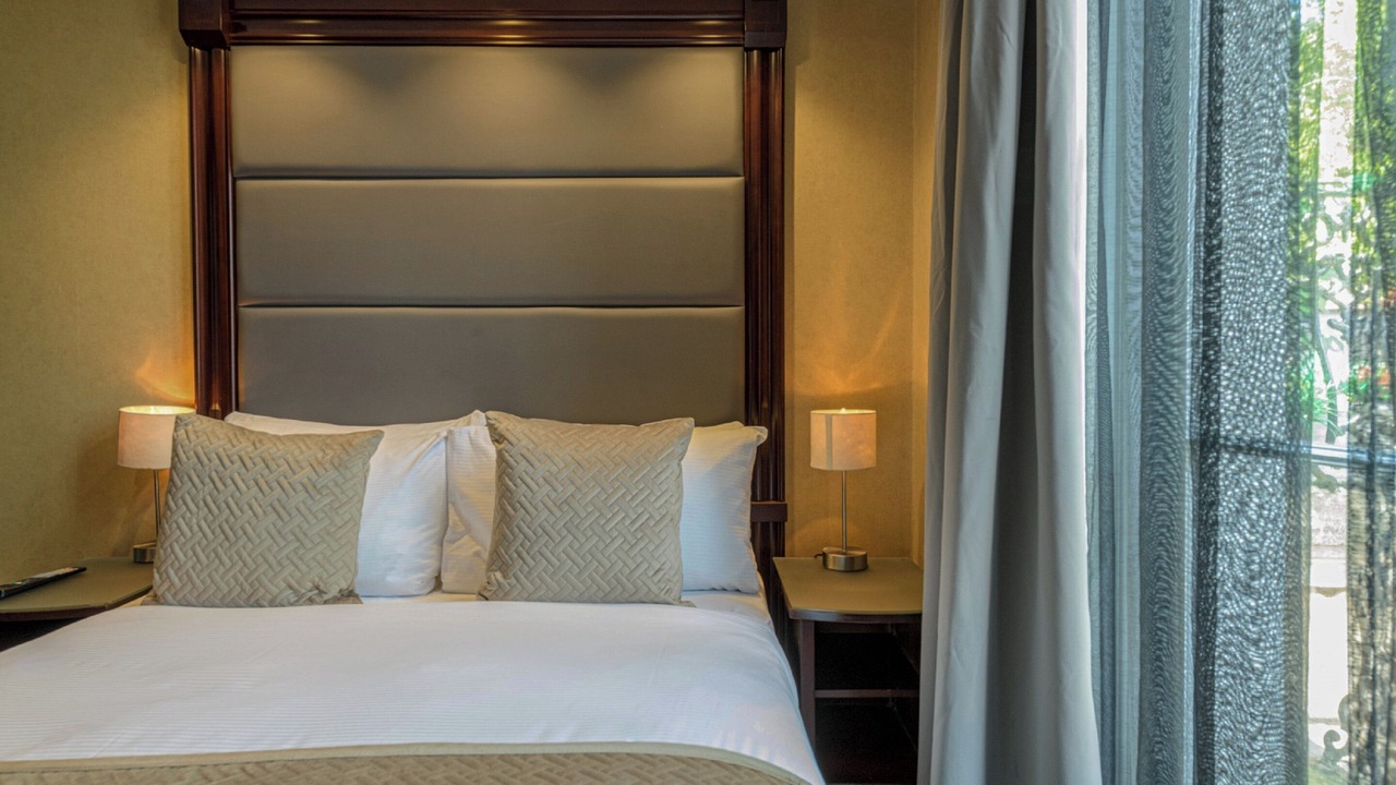 Photo of Bedroom in Lancaster Gate
