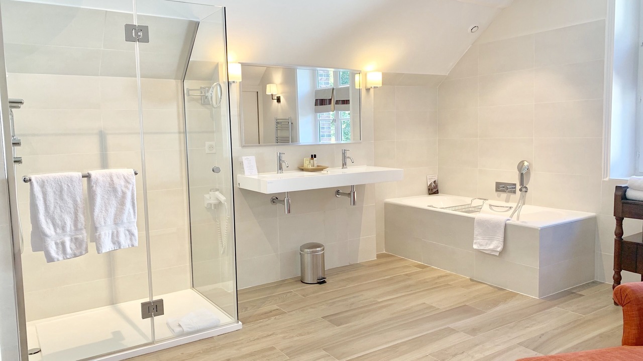 Photo of Bathroom in Veigne