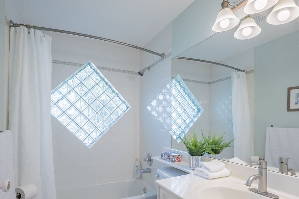 Photo of Bathroom in Hidden Valley
