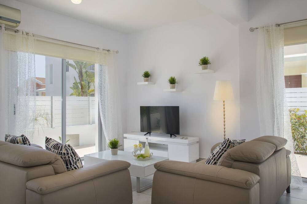 Photo of Livingroom in Pernera