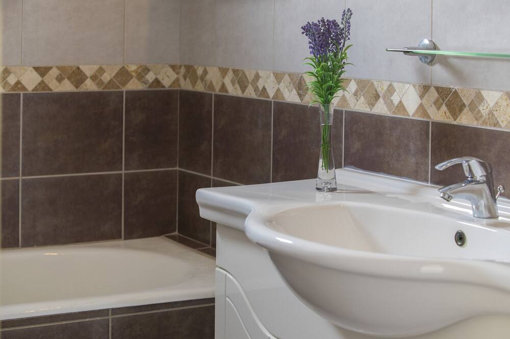 Photo of Bathroom in Pernera