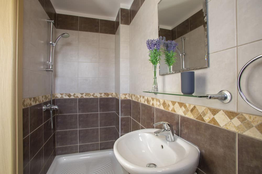 Photo of Bathroom in Pernera