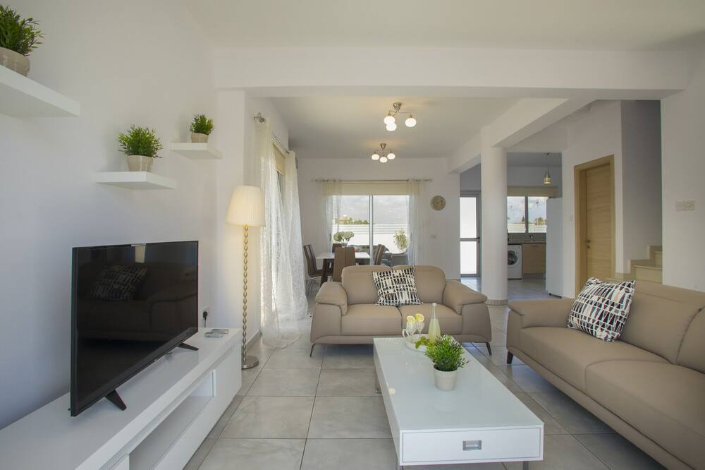 Photo of Livingroom in Pernera
