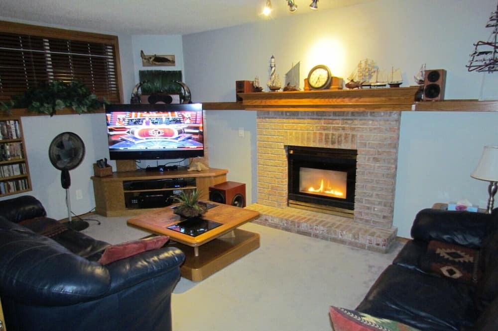 Photo of Livingroom in Southeast Calgary