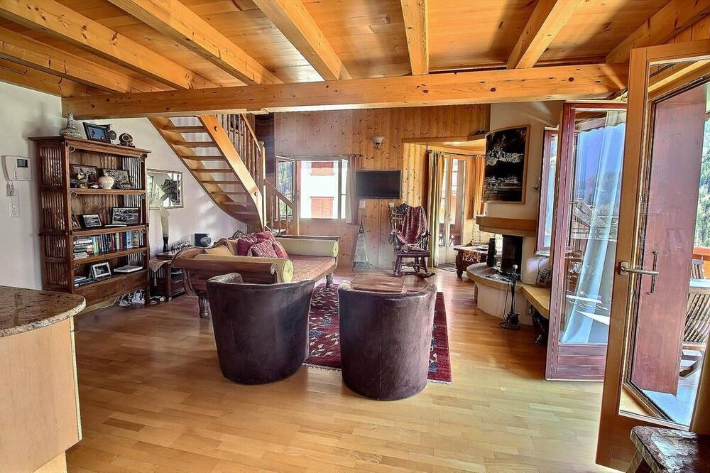 Photo of Livingroom in Champery