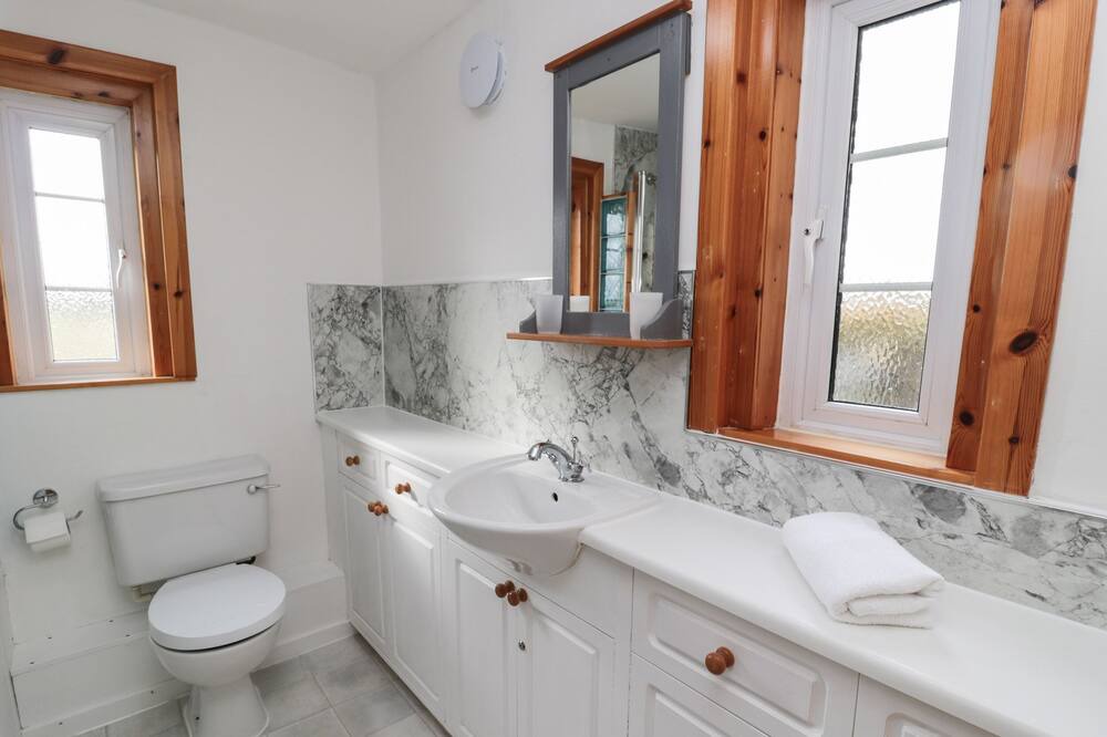 Photo of Bathroom in Coldstream