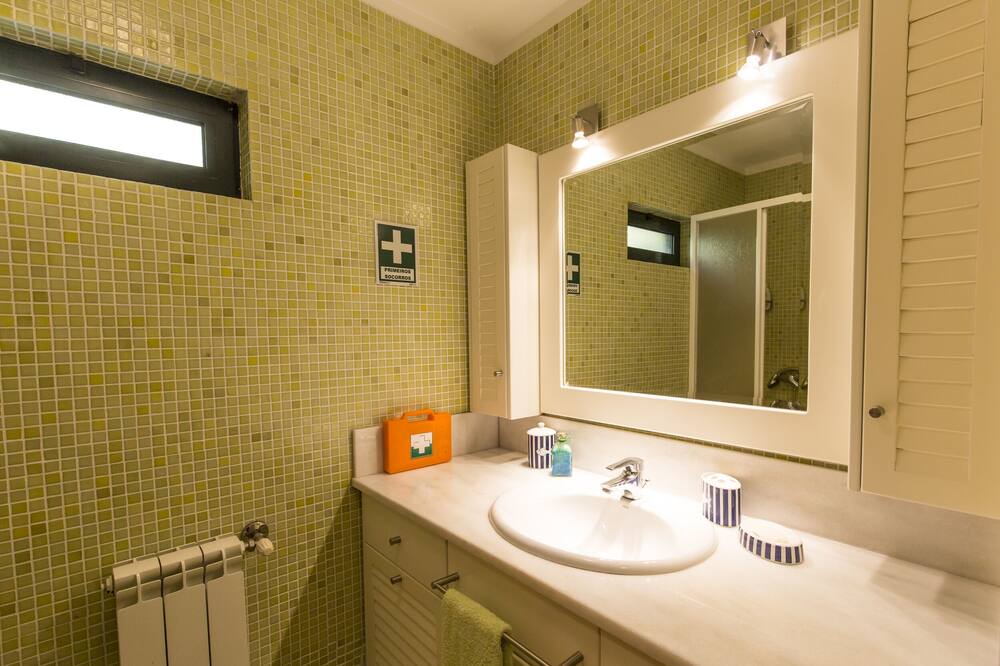 Photo of Bathroom in Lanhelas