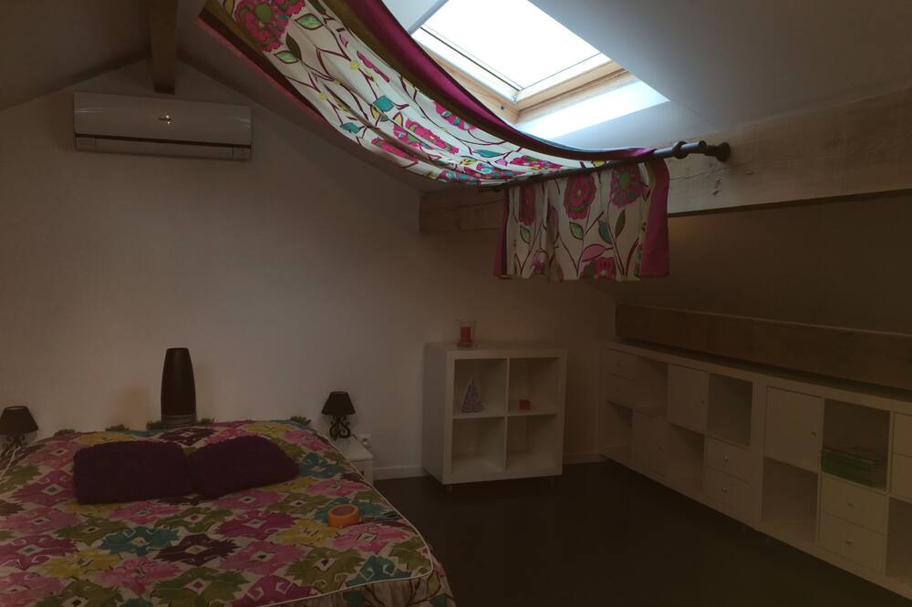 Photo of Bedroom in Sorgues