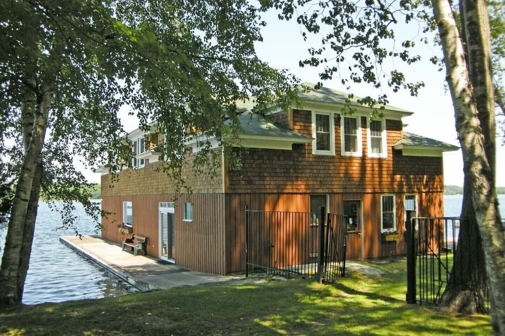 Photo of Bathroom in Leeds and the Thousand Islands