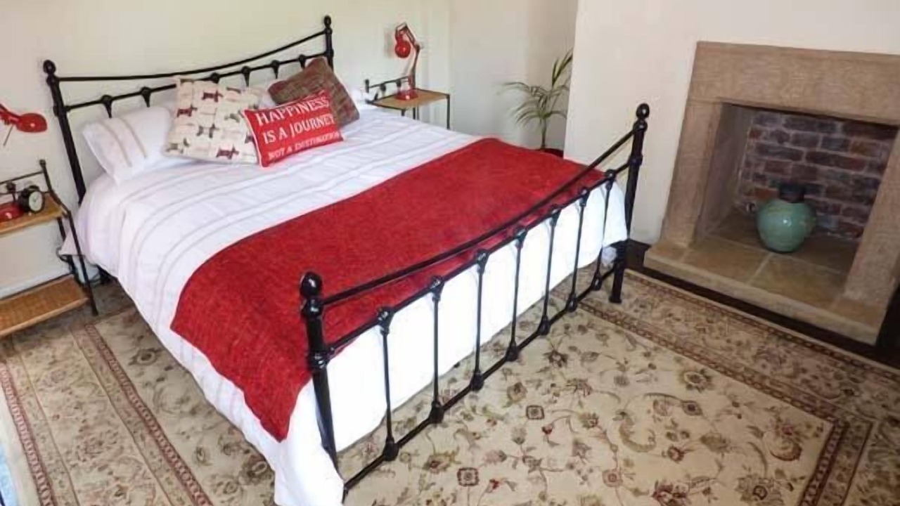 Photo of Bedroom in Alton