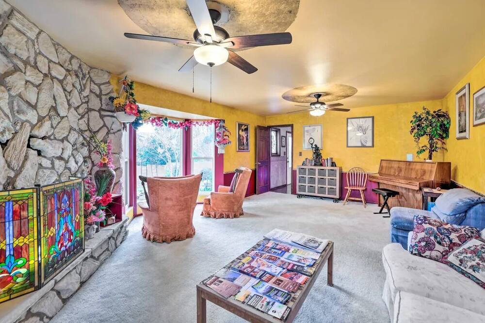 Photo of Livingroom in Leeds