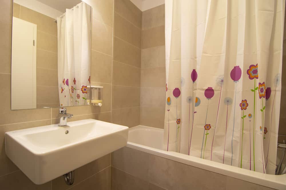 Photo of Bathroom in Tractorul
