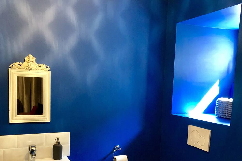 Photo of Bathroom in Pommard
