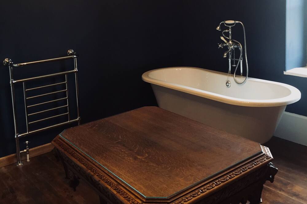 Photo of Bathroom in Pommard