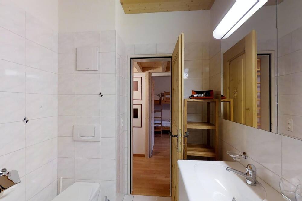 Photo of Bathroom in Silvaplana