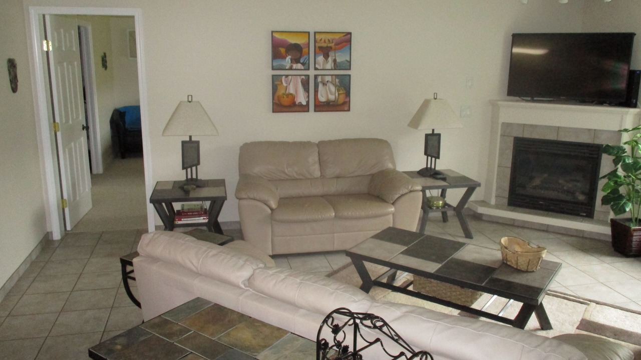 Photo of Livingroom in Okanagan-Similkameen