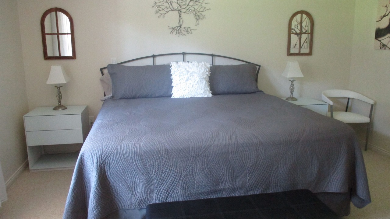 Photo of Bedroom in Okanagan-Similkameen