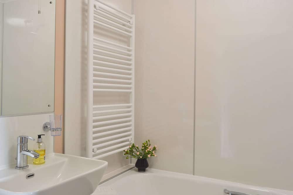 Photo of Bathroom in Farr