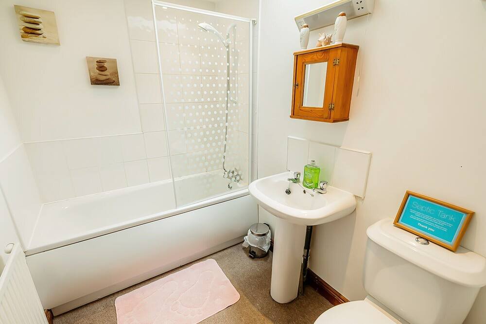 Photo of Bathroom in Cauldon Low