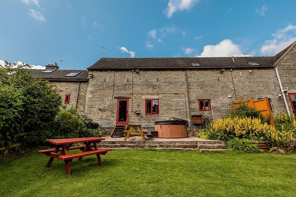 Photo of Outdoor in Cauldon Low
