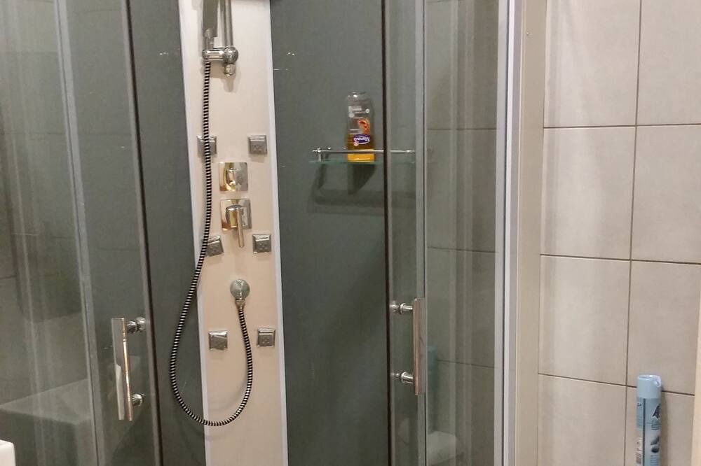 Photo of Bathroom in Quillan