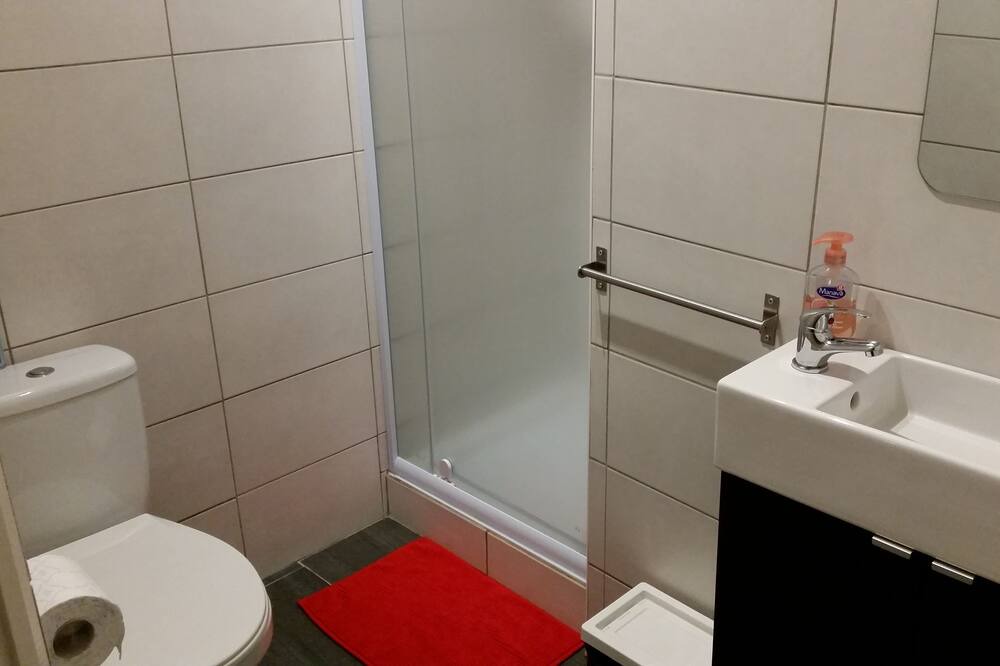 Photo of Bathroom in Quillan