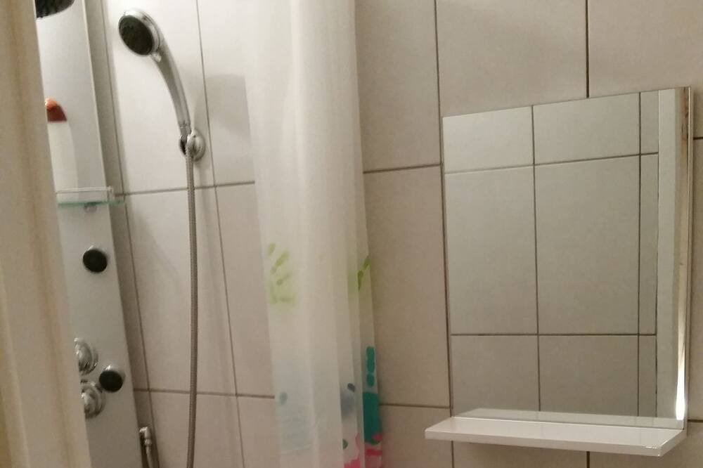Photo of Bathroom in Quillan