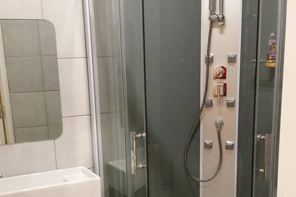 Photo of Bathroom in Quillan
