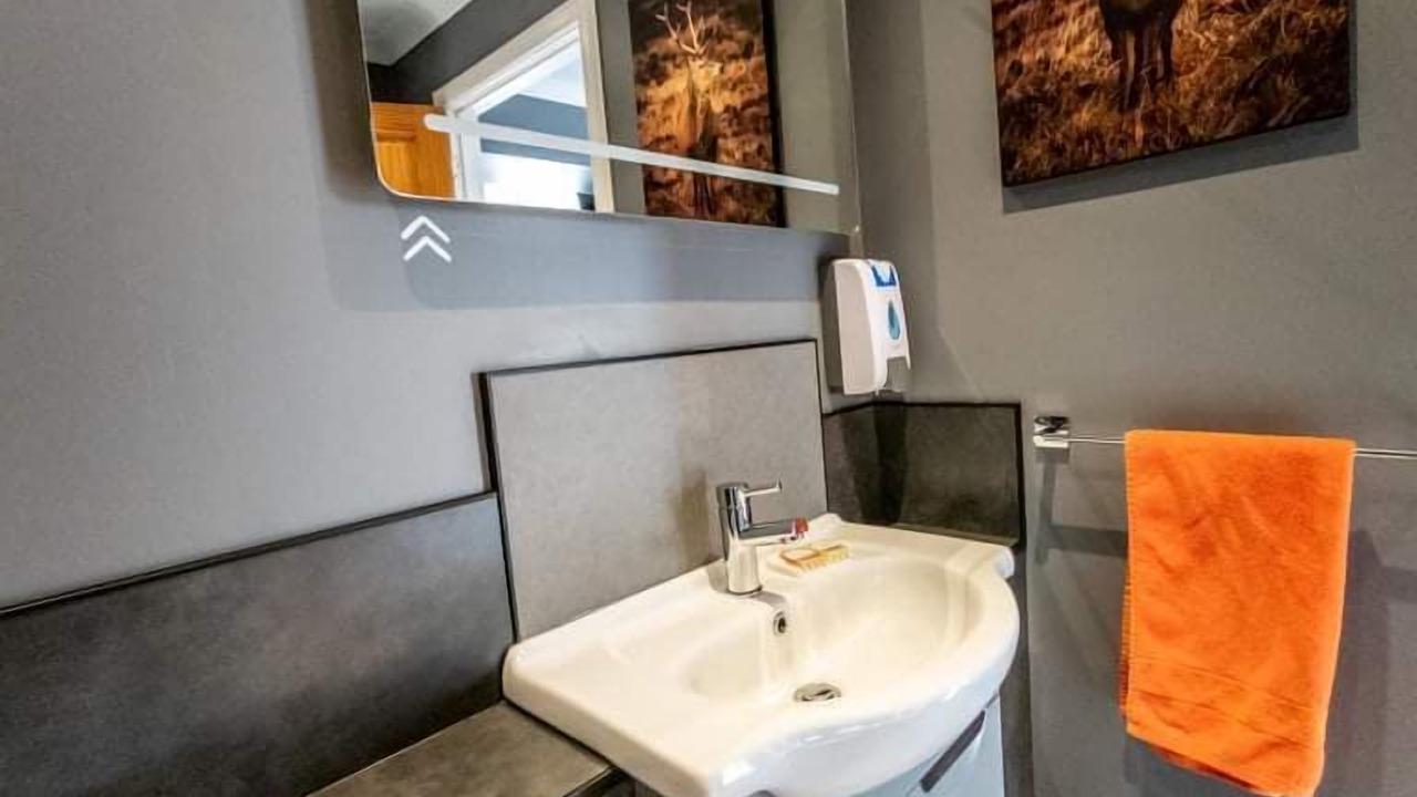 Photo of Bathroom in Gills