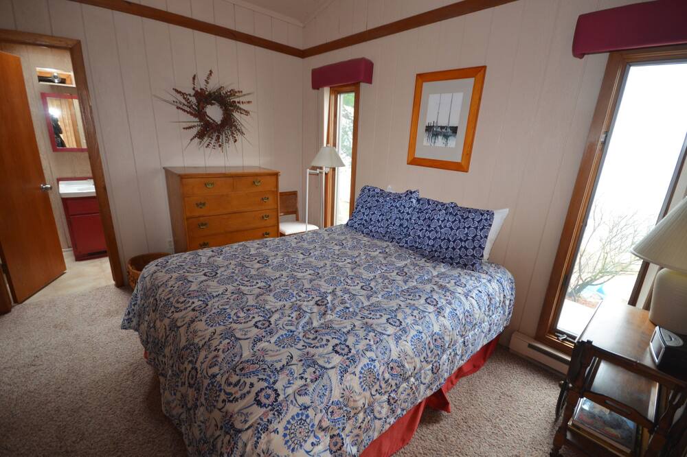 Photo of Bedroom in Elk Rapids