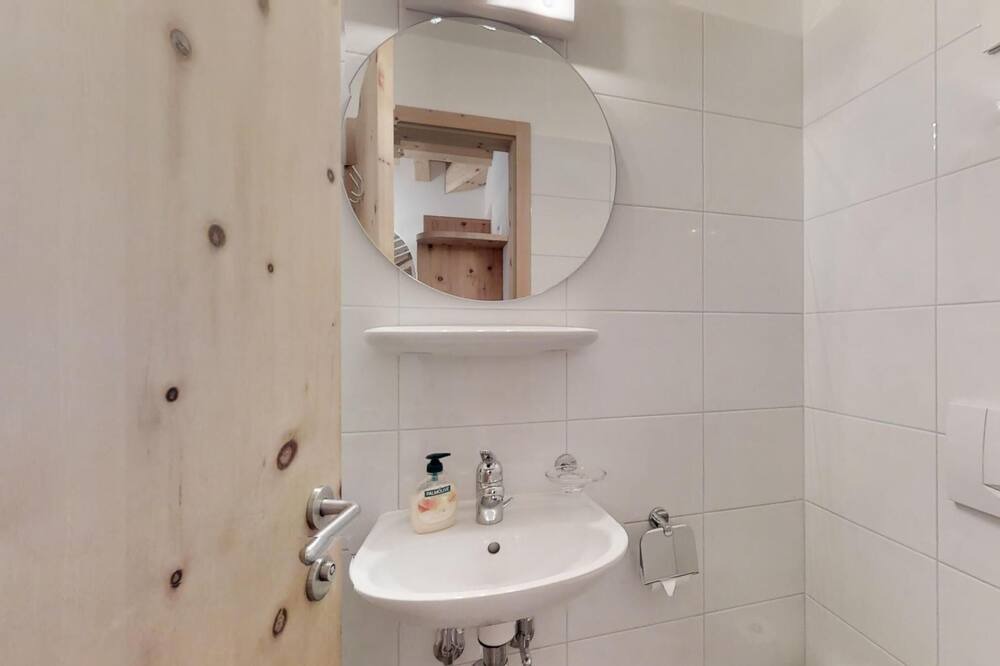 Photo of Bathroom in Silvaplana