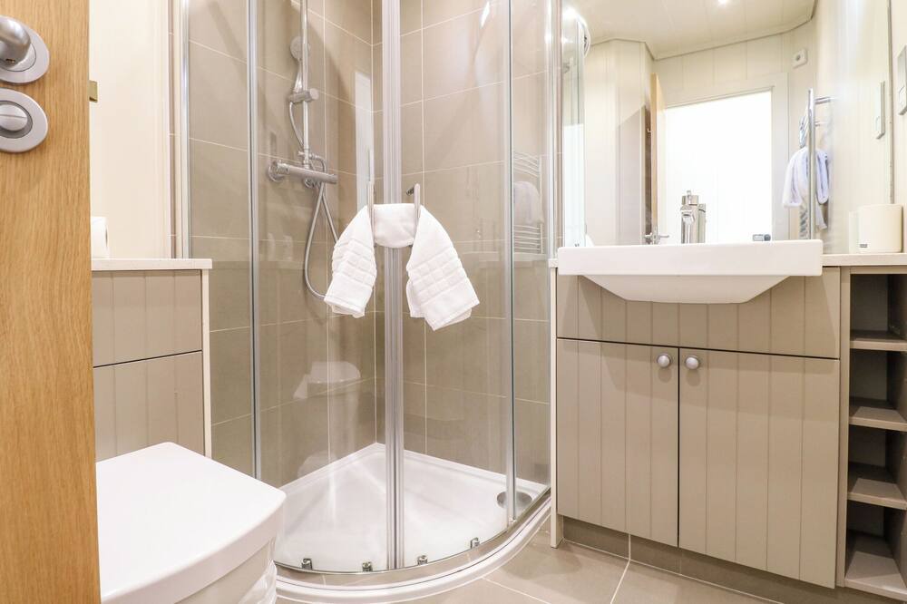 Photo of Bathroom in Barnsdale