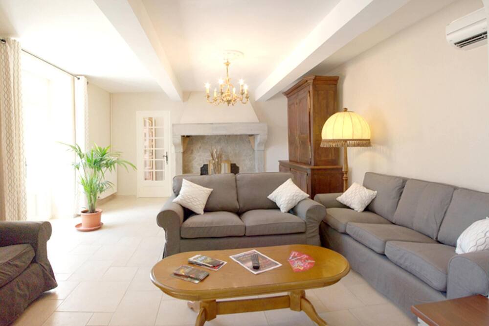 Photo of Livingroom in Ventenac-Cabardes
