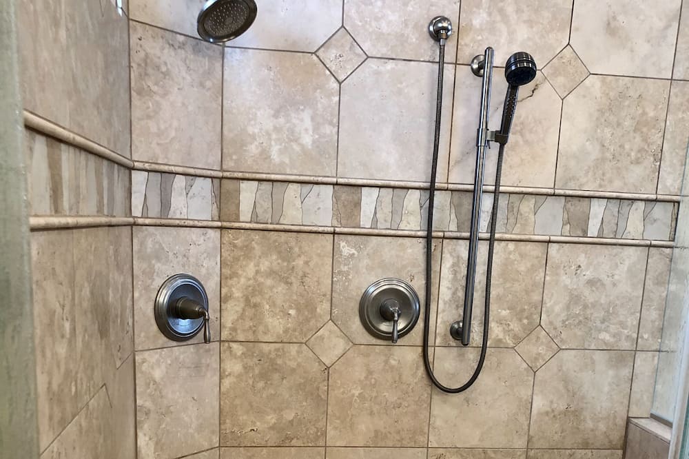 Photo of Bathroom in Lake Ripley