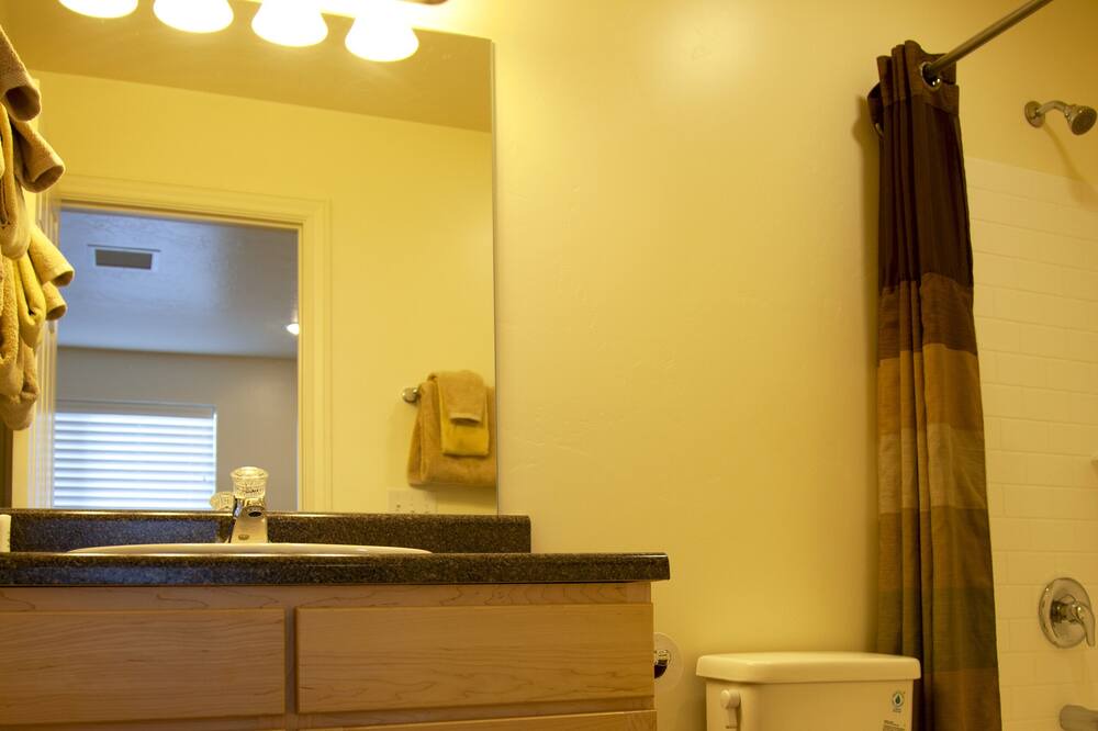 Photo of Bathroom in Bryce Canyon