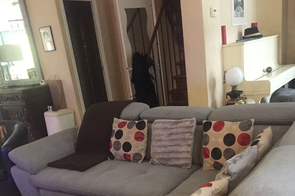 Photo of Livingroom in Montrouge
