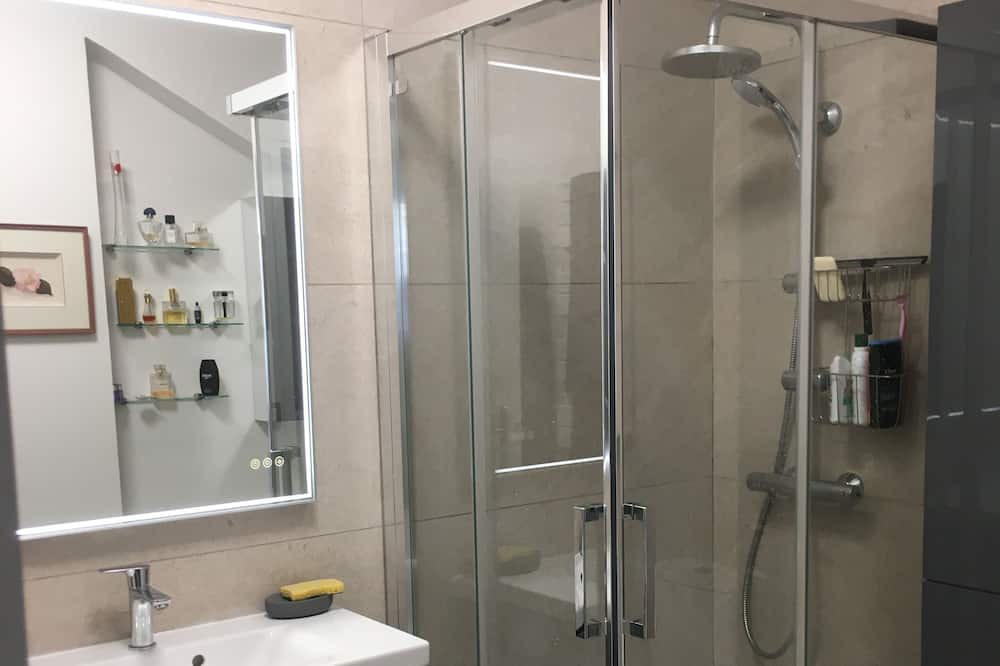 Photo of Bathroom in Montrouge
