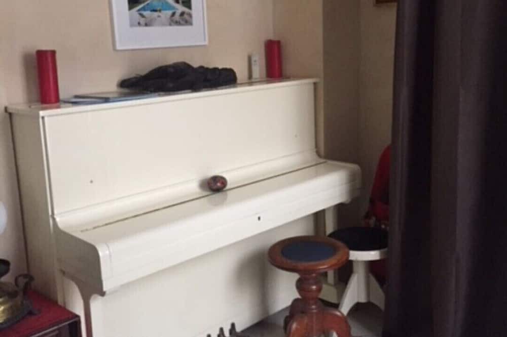 Photo of Bedroom in Montrouge
