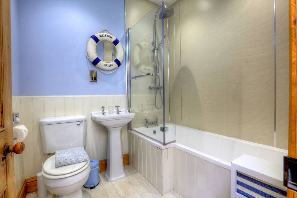 Photo of Bathroom in Hunmanby