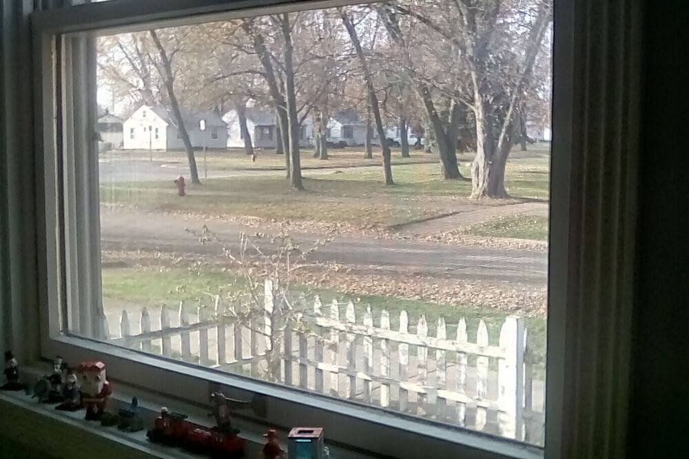Photo of Others in Taylor