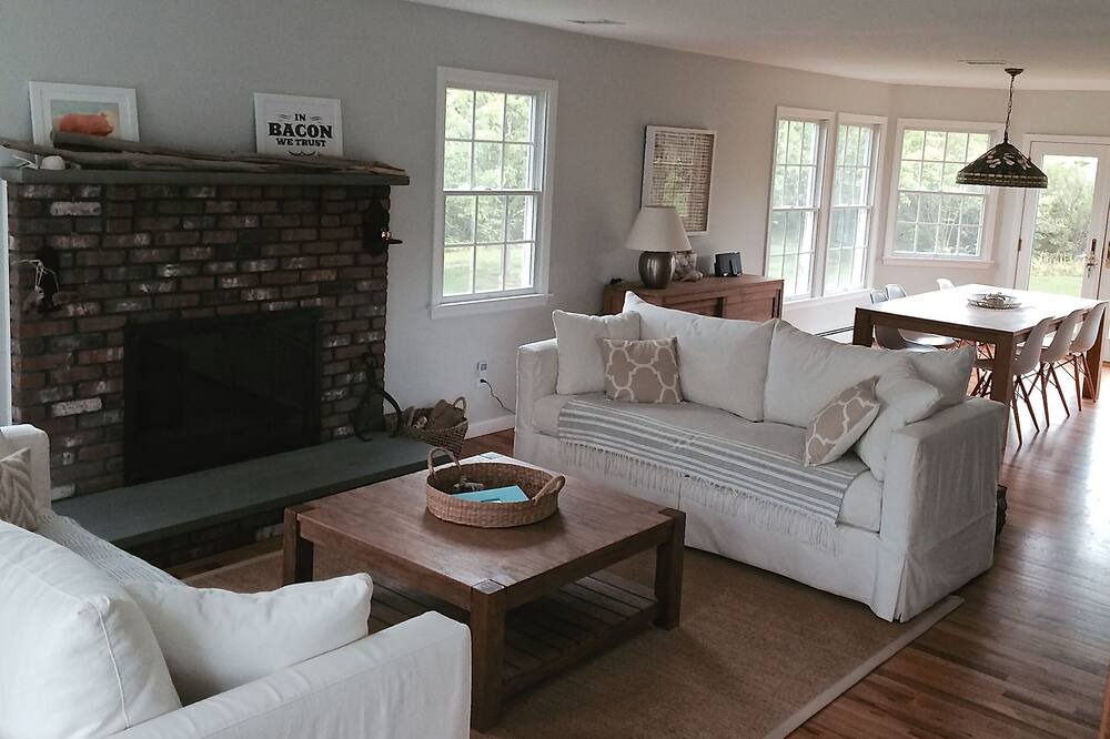 Photo of Livingroom in Orient Point