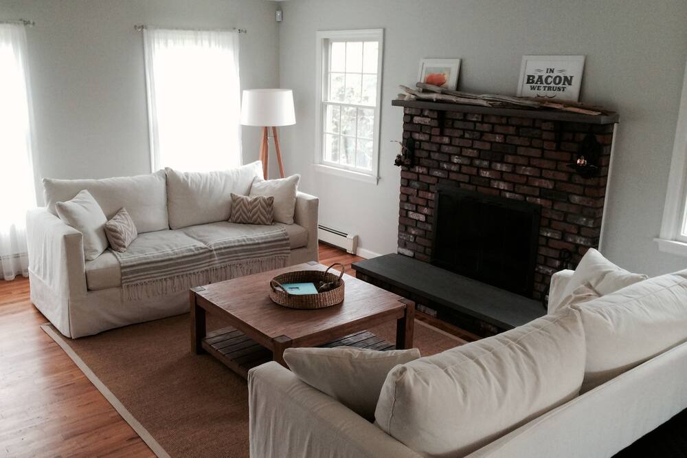 Photo of Livingroom in Orient Point