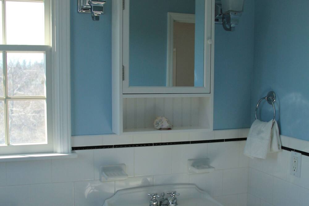 Photo of Bathroom in Orient Point