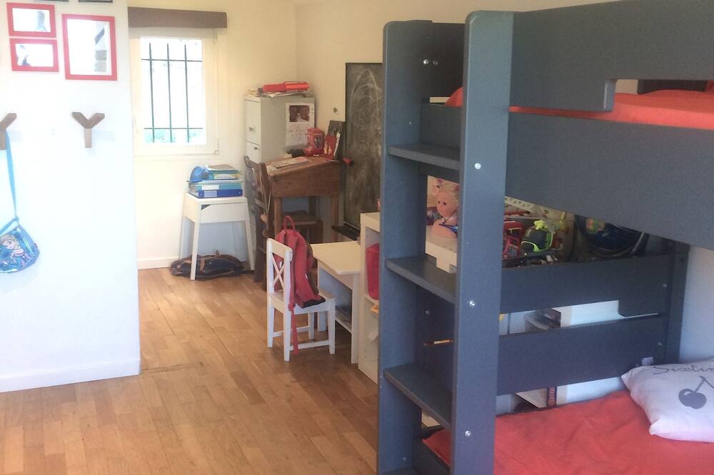 Photo of Bedroom in Gairaut