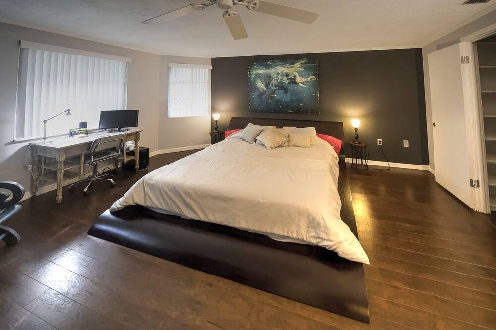 Photo of Bedroom in Venice Gardens