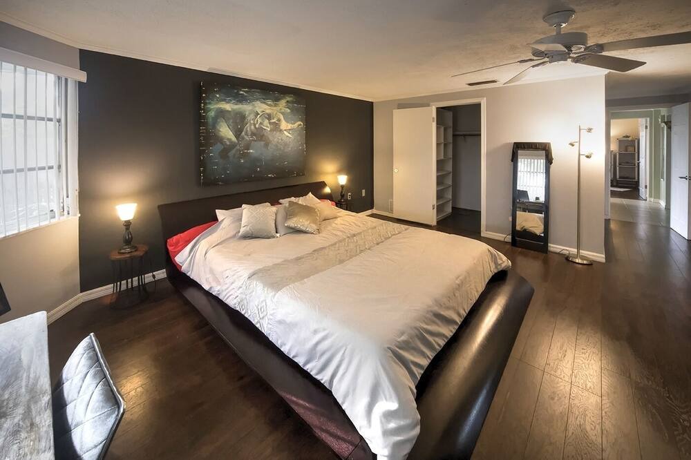 Photo of Bedroom in Venice Gardens